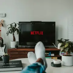 Netflix na TV: Aktualizuj i rozwiąż problemy! Poradnik krok po kroku