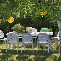 Jak wyczyścić meble ogrodowe plastikowe i przywrócić im blask