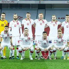 Kto dziś gra w piłkę nożną? Gdzie oglądać mecze na żywo?