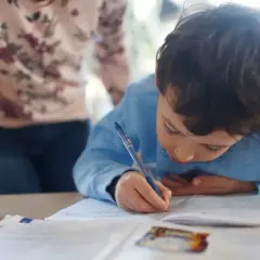 Zeszyt do historii w linie czy w kratkę - który wybór jest lepszy?