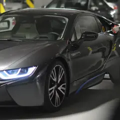 BMW i8 cena. Analiza rynku: Czy to inwestycja w przyszłego klasyka?