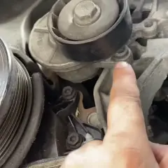 Jak wyciągnąć alternator Skoda Octavia 1.9 TDI bez zbędnych problemów