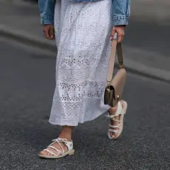 Tu falda larga blanca Stradivarius: looks + trucos de estilista