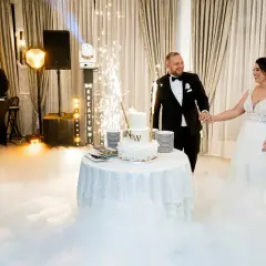 Ile bierze DJ na wesele? Poznaj ceny i ukryte koszty usług