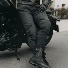Jakie spodnie motocyklowe na lato zapewnią komfort i wentylację?