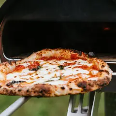 Rodzaje pizzy: Poznaj włoskie, amerykańskie i polskie smaki