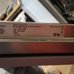 Zmywarka Electrolux EES69310L, model GHE613CB4, wyprodukowana we Włoszech. Czas na jej czyszczenie!