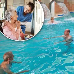 Seniorzy korzystają z basenu rehabilitacyjnego. Dowiedz się, ile kosztuje wyżywienie w sanatorium na NFZ.