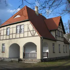 Dworek Rojewo - piękno architektury i historia w sercu Polski