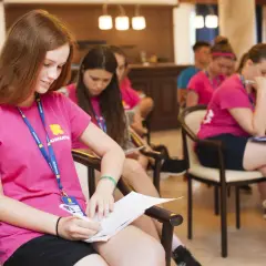 Ile zarabia animator w hotelu? Zaskakujące różnice w wynagrodzeniu