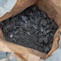 Worek z ekogroszkiem, gotowy do wysuszenia. Jak wysuszyć ekogroszek w workach, by był gotowy do użycia?