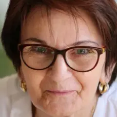Kim jest babcia z RMF MAXXX i dlaczego wszyscy ją uwielbiają?