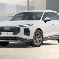 Białe Audi Q3 prezentuje nowoczesny design. Sprawdź aktualną audi q3 cena i wybierz swój wymarzony SUV.