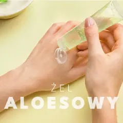 Delikatny żel aloesowy na skórę głowy, aplikowany z tubki na dłoń. Wokół liście aloesu.