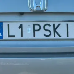 Tablica rejestracyjna L1 PSKI. Czekanie na nowe tablice to frustrujące doświadczenie, ale w końcu są!