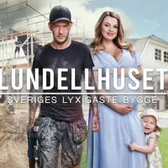 Här är en familj som bygger sitt drömhus i den sista dokusåpan. Bygget pågår medan en lyxig villa med pool och bil skymtar i bakgrunden.
