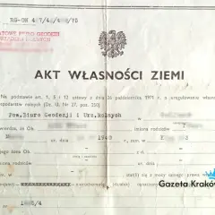Akt własności ziemi: Odpis z KW czy notarialny? Pełny przewodnik.