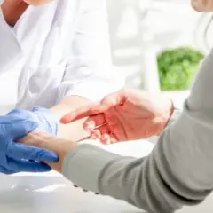 Róża na nodze objawy: jak rozpoznać i uniknąć powikłań