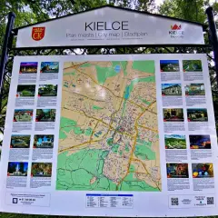 Mapa Kielc z atrakcjami, w tym z malowniczym jeziorem szmaragdowym.