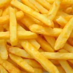 Złociste frytki z McDonald's, idealne na szybką przekąskę. Zastanawiasz się nad ich frytki mcdonald kcal?