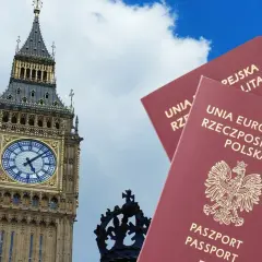 Pasporty Polski na tle Big Bena. Planujesz podróż do Szkocji? Pamiętaj o dokumentach!