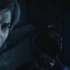 Leon walczy z potwornym zombie w mrocznej scenerii, typowej dla **gry o zombie**.