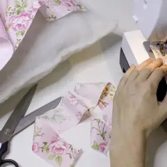 Uszyj poduszkę dekoracyjną: Prosty poradnik DIY dla każdego!