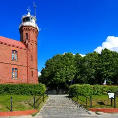 Łeba czy Ustka: Gdzie spędzić wymarzone wakacje nad morzem?