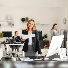 Ile zarabia osoba pracująca w biurze podróży? Zaskakujące fakty o wynagrodzeniach