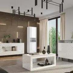 Ciemnobrązowe ściany z podświetleniem tworzą idealne tło dla białych mebli, podkreślając ich nowoczesny design.