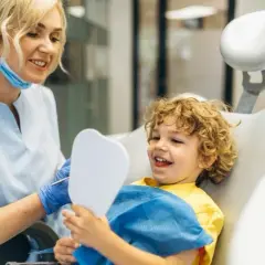 Kiedy z dzieckiem do dentysty? Ważne informacje dla rodziców