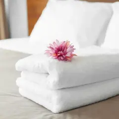Ręczniki w hotelu: Czy musisz pakować własny? Sprawdź!