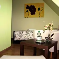 Dworek Sarmata w Krasiejowie – komfortowe noclegi blisko JuraParku