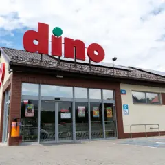 Ile zarabia pracownik Dino? Poznaj realne pensje i benefity!