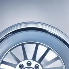 15 cali: Ile waży felga alu i jak zmienia auto?