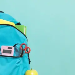 Czwartoklasista i plecak: Jaka waga jest bezpieczna dla kręgosłupa?