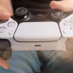 Czy pad z PS4 działa na PS5? Odkryj ograniczenia i możliwości