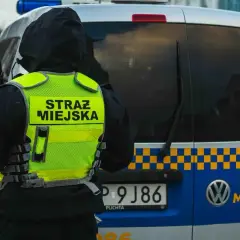 Czy straż miejska może wystawić mandat za parkowanie na osiedlu?