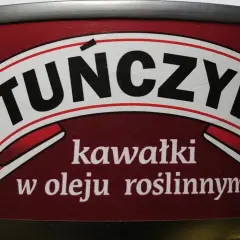 Ile kalorii ma tuńczyk w oleju roślinnym? Zaskakujące różnice!