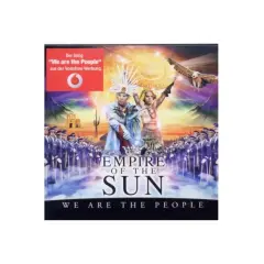 Okładka Empire of the Sun z hasłem "We are the People". Dwóch artystów na tle armii i pustynnego krajobrazu.