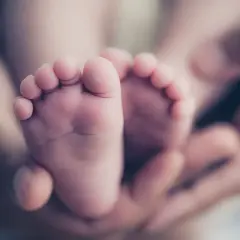 Ile pieniędzy dać na narodziny dziecka? Poznaj polskie zwyczaje