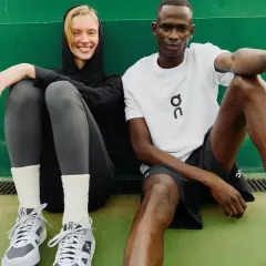Para biegania? Zobacz, jakie skarpetki do biegania noszą sportowcy na korcie. Komfort i styl w jednym.