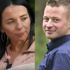 Kobieta i mężczyzna z programu "Rolnik szuka żony 12". Ona w różowej bluzie, on w granatowej koszuli.