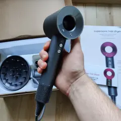 Dyson do włosów: Ile kosztuje? Ceny, modele, promocje i czy warto?