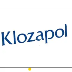 Napis "Klozapol" w kolorze niebieskim, lekko pochylony. Klozapina to lek stosowany w leczeniu schizofrenii.
