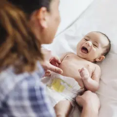 Pieluszki tetrowe czy pampersy: co wybrać dla swojego dziecka?