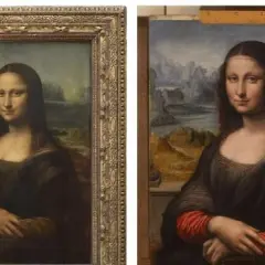 Dwie wersje Mona Lisy: jedna w złotej ramie, druga bez, przypominająca tę z Prado.
