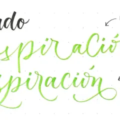 Avanzado" en negro y dos veces "inspiración" en verde, practicando lettering. Instrucciones: "Rompe las reglas" y "Añade florituras".