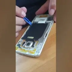 Wymiana baterii w Samsung Galaxy S6 - uniknij kosztownych błędów