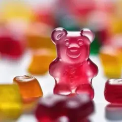 Z czego są żelki Haribo? Żelatyna, cukry i naturalne barwniki.